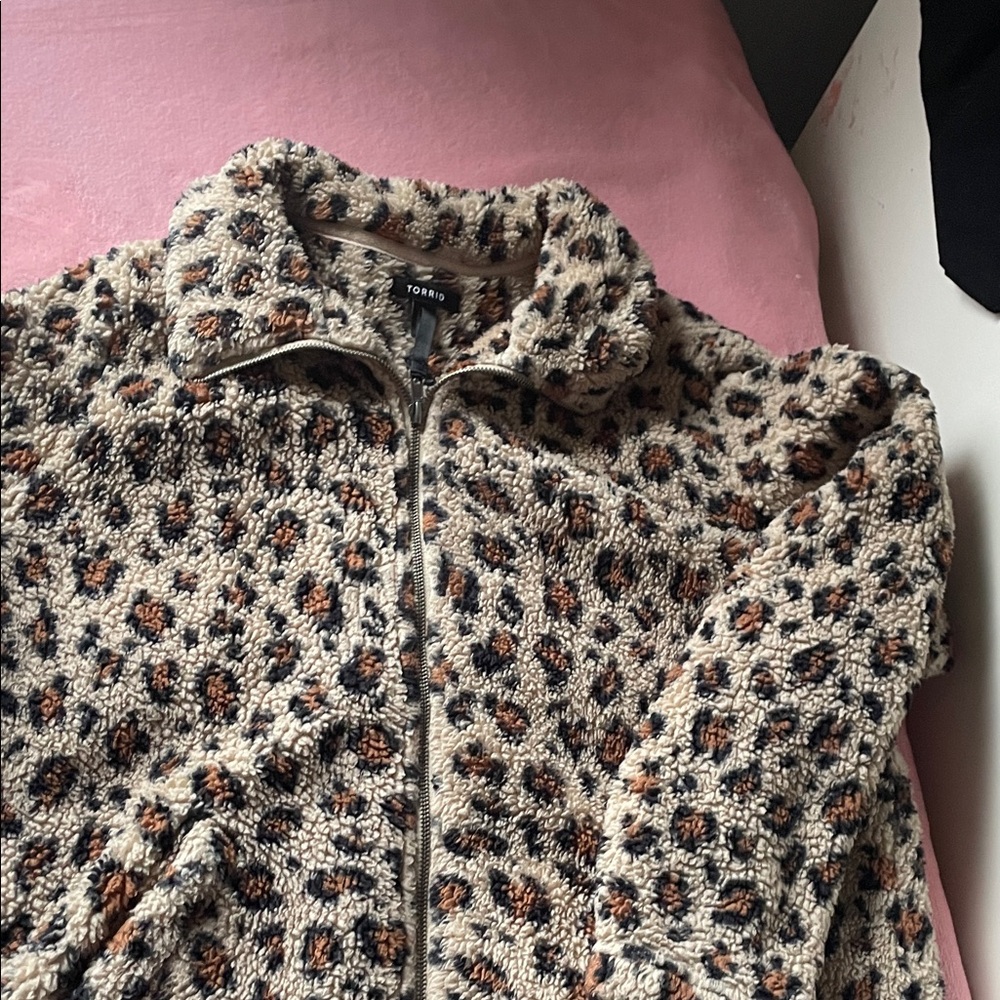 Torrid Women's Teddy Jacket - Brown and Black Leopard Print